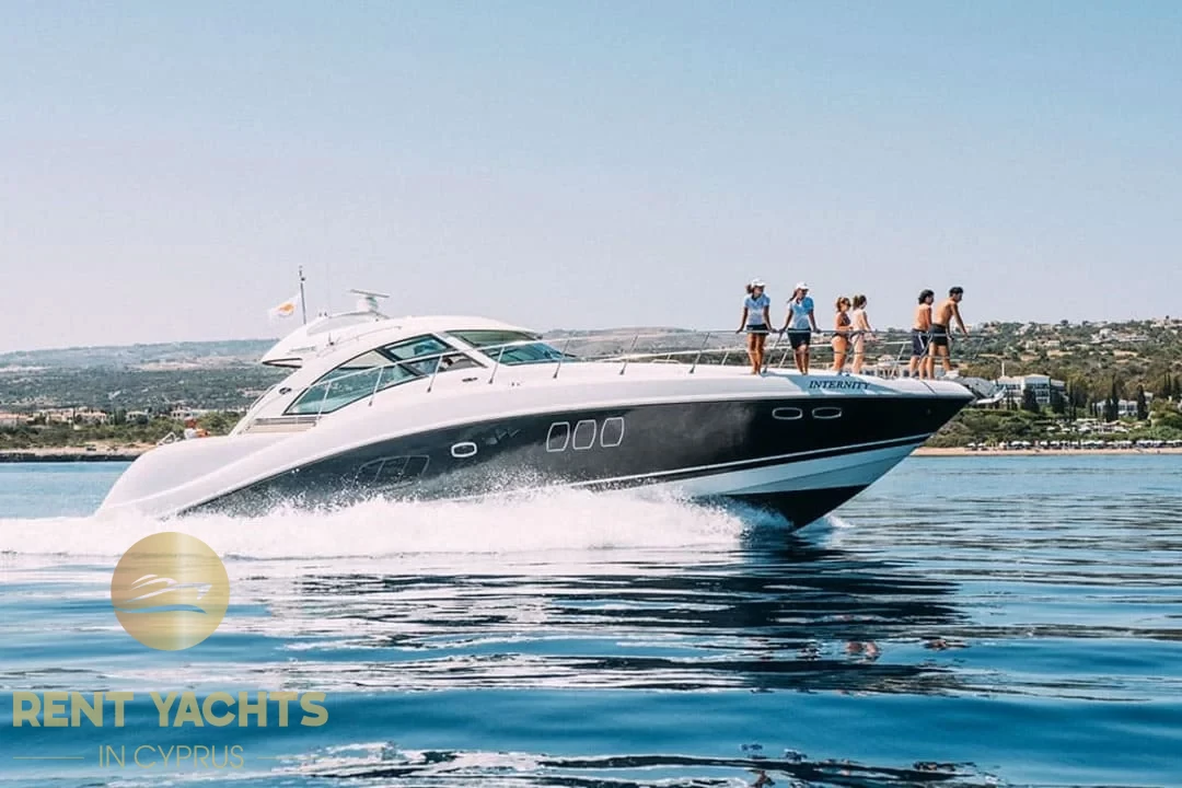 Located in  YACHTS IN LATCHI